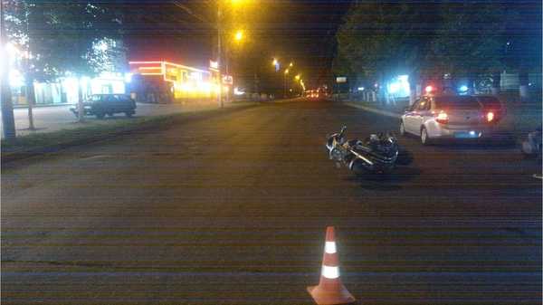 В Брянске из-за маневра ВАЗ разбился 32-летний мотоциклист
