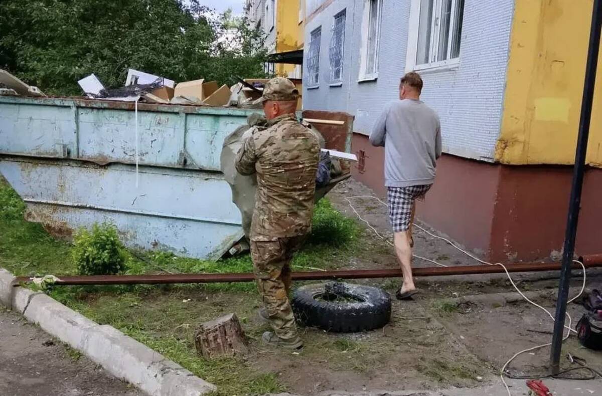 Добровольцы «БАРС-Брянск» помогают восстановить поврежденный дом в Брянске