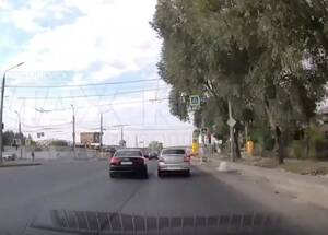 В Брянске лихача на Audi наказали за проезд на красный по видео из соцсети