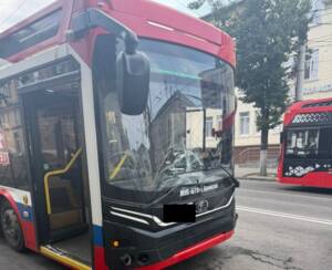 В Брянске троллейбус сбил 14-летнюю школьницу