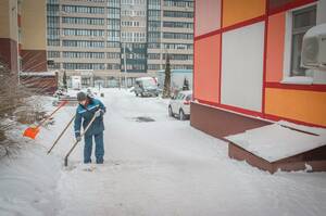 В Брянске 47 управляющих компаний получили предостережения за плохую уборку снега