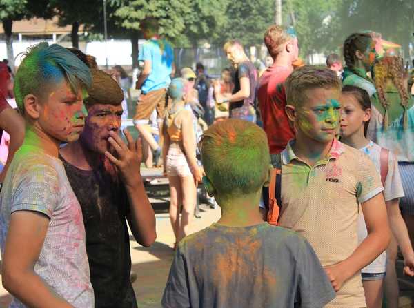 В Стародубе прошли фестиваль красок и пенная вечеринка
