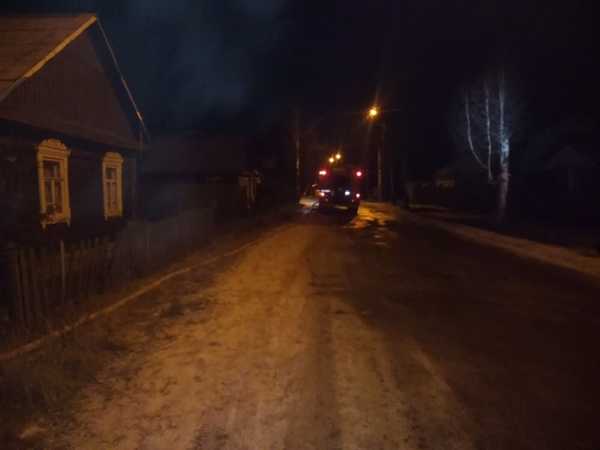 Ночью в Брянске сгорели гараж и баня