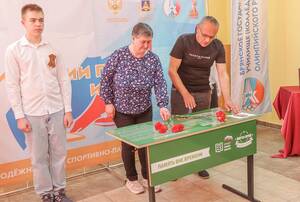 В Брянске почтили память героя СВО Дмитрия Кулешова открытием «Парты Героя»