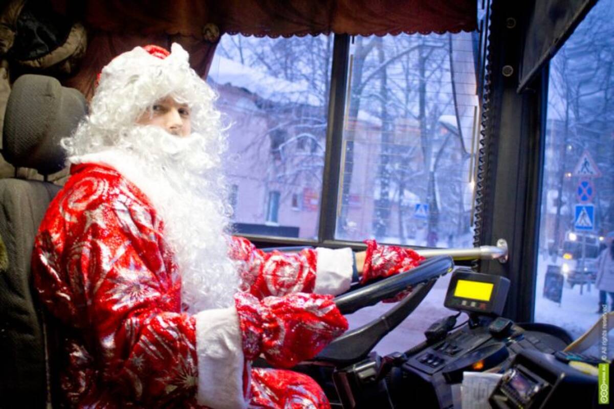 Брянцы узнали новогоднее расписание автобусов | 30.12.2023 | Брянск -  БезФормата