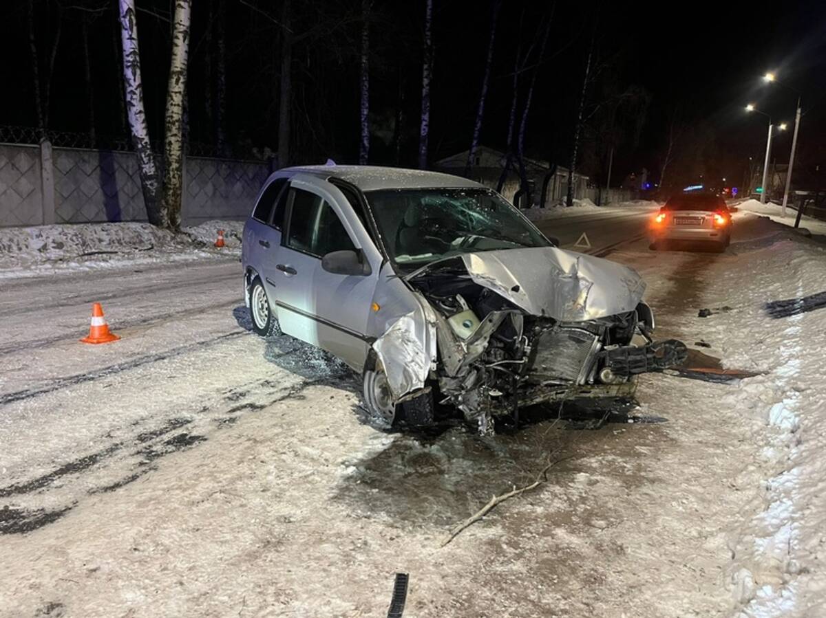 В Жуковке 18-летний водитель покалечил в ДТП 17-летнего пассажира |  04.01.2024 | Брянск - БезФормата