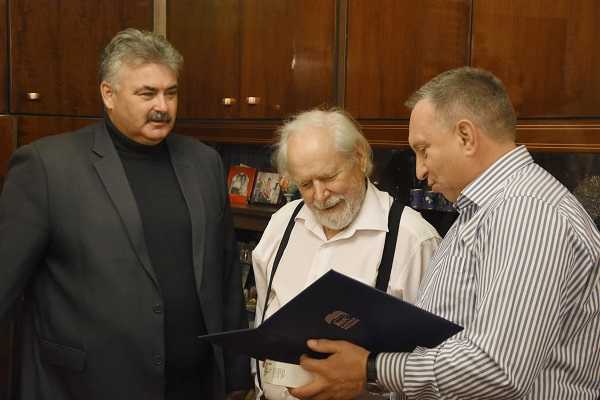 Старейшего брянского единоросса Анатолия Джалого поздравили с 88-летнием