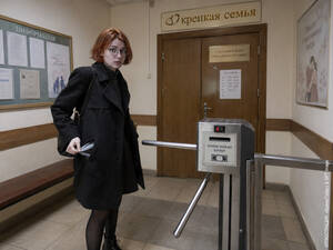 ВЦИОМ зафиксировал неудобную иерархию молодежных целей, которая расходится с официальной