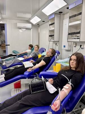 В Брянске у стен БГИТУ состоялась выездная донорская акция