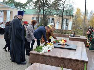 В Сельцо в День белых журавлей почтили память павших героев