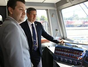 Ковальчук проехал по Брянску на автомотрисе в День железнодорожника