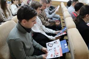 В рамках акции «Студенческий десант» будущие юристы увидели работу экспертов-криминалистов и ГИБДД