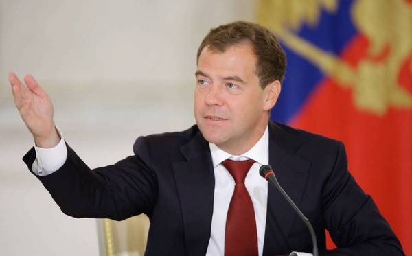 Дмитрий Медведев поздравил Александра Богомаза с 23 февраля