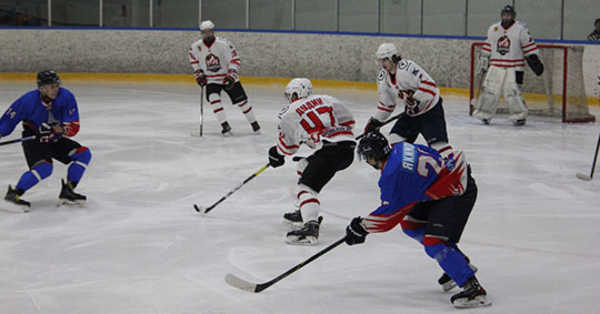 Хоккейный клуб «Брянск» разгромил «Карелию»