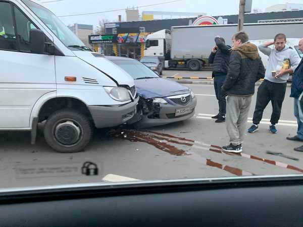 В Брянске маршрутка попала в аварию возле автовокзала