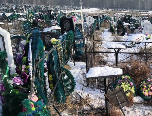 На кладбище в Унече вандал украл портрет покойника