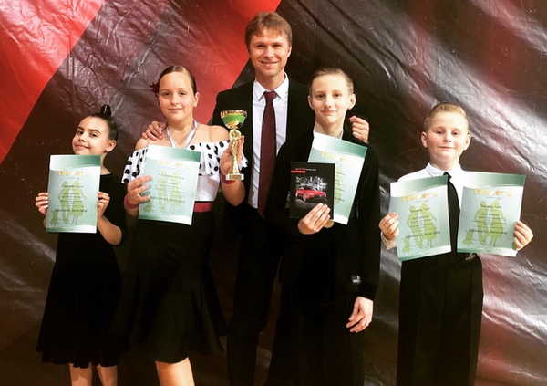 Брянские танцоры победили на соревнованиях в Смоленске