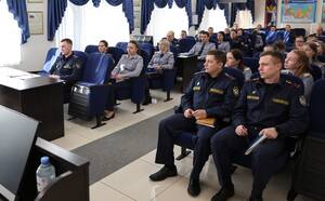 Брянским тюремщикам рассказали, как не брать взятки и не попасть в аварию