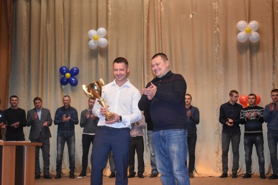 В Сураже чествовали победителей чемпионата области по футболу