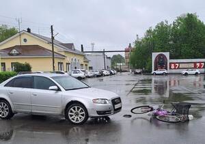 В Унече у вокзала водитель Audi покалечил 65-летнюю велосипедистку