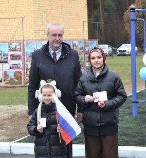 Олег Матыцин открыл современную спортивную площадку в Жуковке