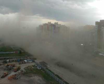 Центр Брянска накрыла мощная песчаная буря