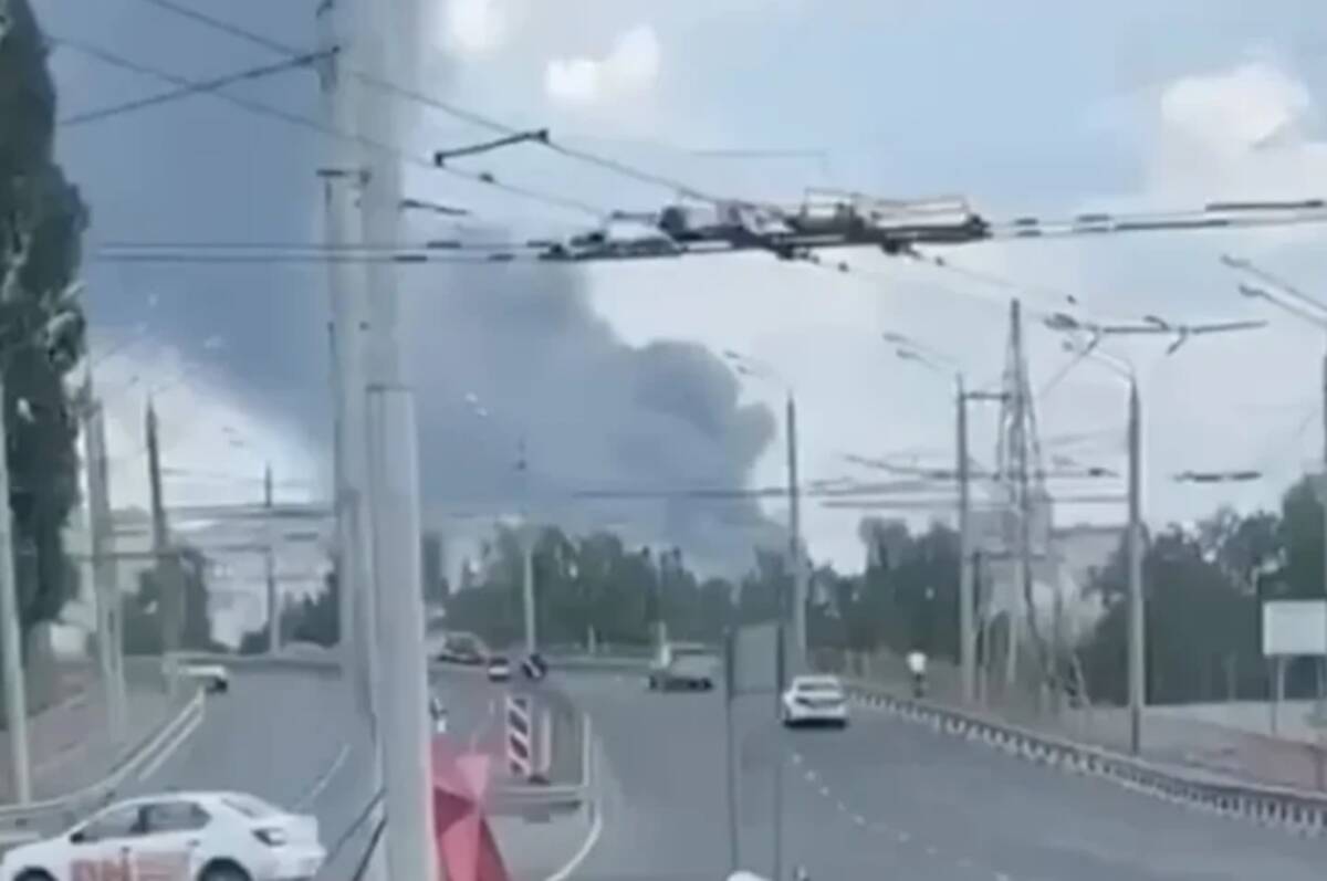 В Брянске потушили сильный пожар в Володарском районе | 18.06.2023 | Брянск  - БезФормата