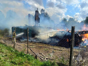 Спасатели ночью ликвидировали пожар в Выгоничском районе