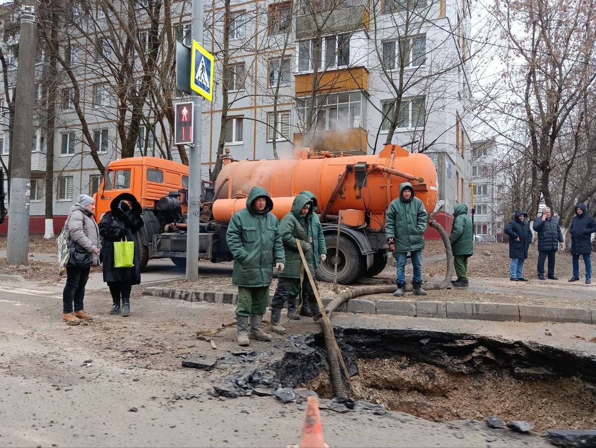 В Брянске из-за коммунальной аварии 30 многоэтажек остались без воды |  23.11.2023 | Брянск - БезФормата