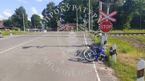 В Злынковском районе юноша устроил гонку перед поездом и оказался в больнице