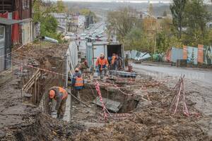 Капремонт улицы Горького в Брянске: тротуар готов, подпорная стена - в процессе