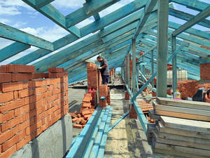 В подшефной Брянску Брянке восстановили 19 домов и два водопровода