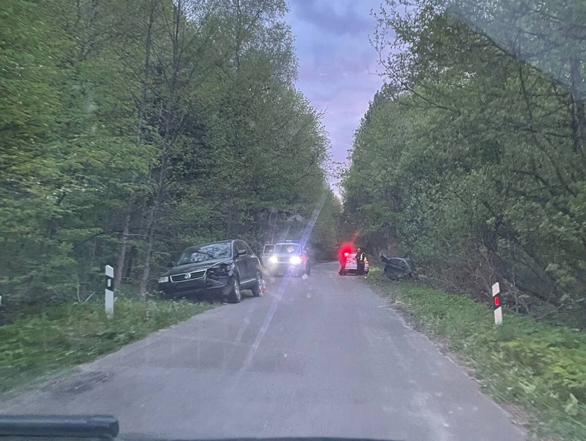 Под Брянском 9 Мая на дороге к стоянке Виноградова разбились два автомобиля  | 09.05.2023 | Брянск - БезФормата