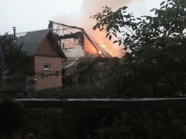 Под Брянском в поселке Нетьинка сгорела двухэтажная дача