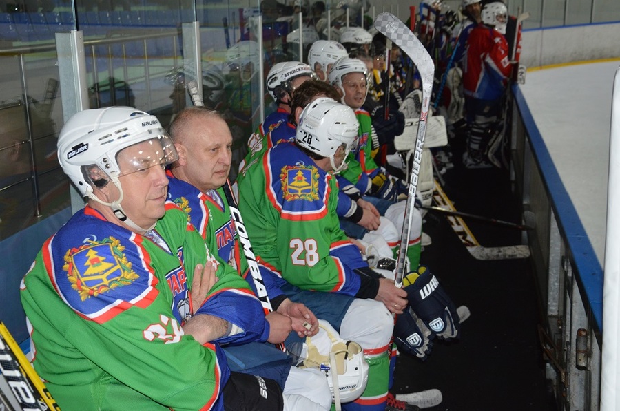 Губернатор Богомаз принял участие в товарищеском матче брянской НХЛ