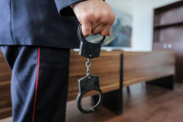 Уголовник сбежал из колонии и изнасиловал двух девушек в Орловской области