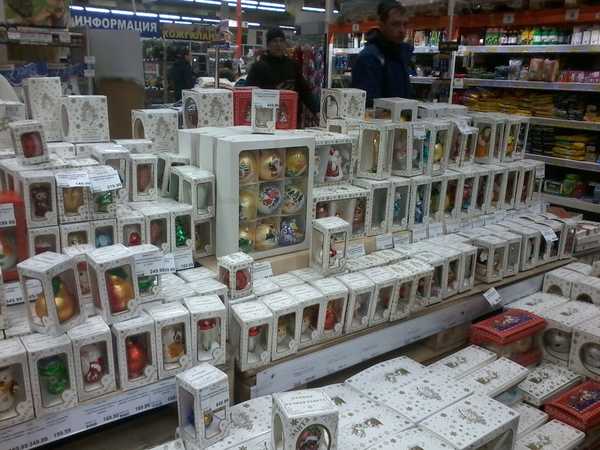 В Брянске продают новогодние игрушки из Лисичанска