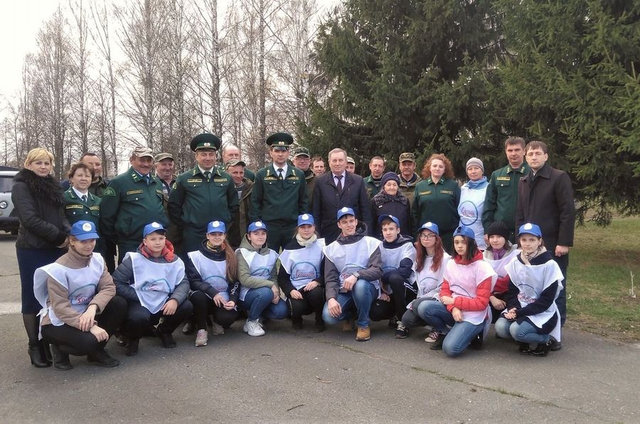 Новости суземки брянской сегодня. Суземское лесничество Брянской области. Парк Суземка. Новости в Суземке Брянской области последние. Фото Суземки Брянской области.