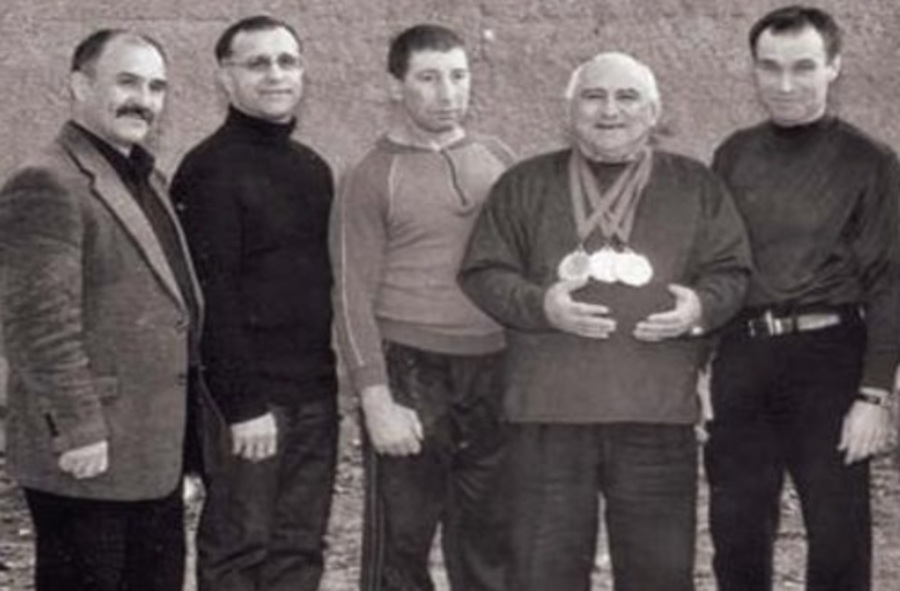 Тренеру брянских самбистов Отару Кацанашвили исполнился 81 год