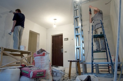 Брянских чиновников заставят отремонтировать 100 квартир маневренного фонда