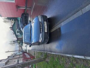 Бежица: водитель превратил новый тротуар на Доменной в парковку