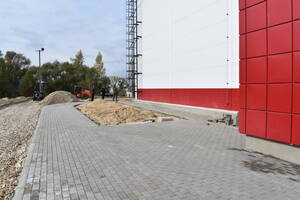 В Клетне благоустраивают территорию строящегося СОК с бассейном