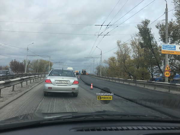 В Брянске на кольце Стальзавода автомобилисты снова встали в пробку