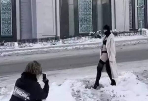 На девушку завели уголовное дело из-за фотосессии на фоне мечети
