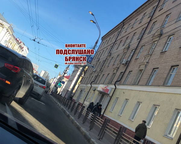 Брянцев удивили работающие днём фонари на проспекте Ленина