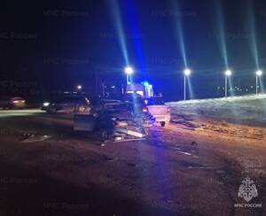 На трассе под Брянском разбились три легковых автомобиля