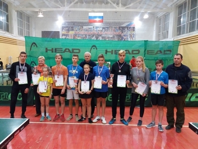 В Брянске прошёл турнир по настольному теннису среди школьников