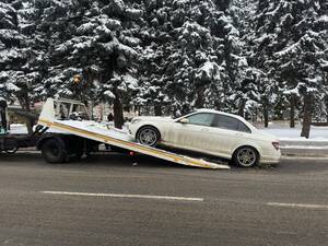 На «Губернаторской ёлке» в Брянске эвакуировали «Мерседес»