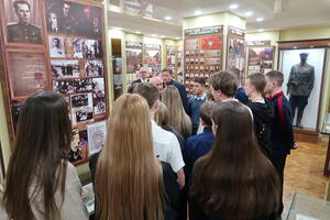 Для учащихся брянской школы №5 провели экскурсию в музее УФСБ