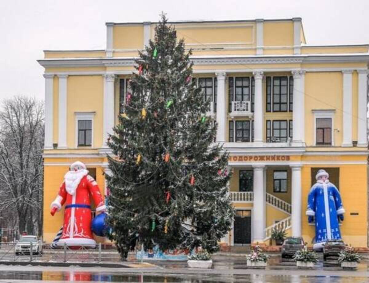 В этом году Фокинском районе Брянска новогодние елки появятся на пяти площадках
